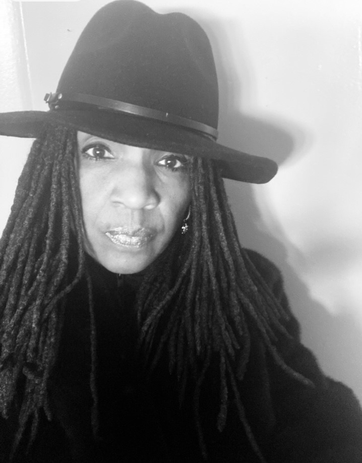 “Walking With God” (EXCLUSIVE) Interview with Lois Banks